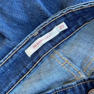 711 Levi Skinny Ankle Jeans